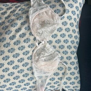 Victoria's Secret Lace Bra in Cream and White